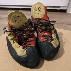 La Sportiva Testarossa Climbing Shoes (like new)